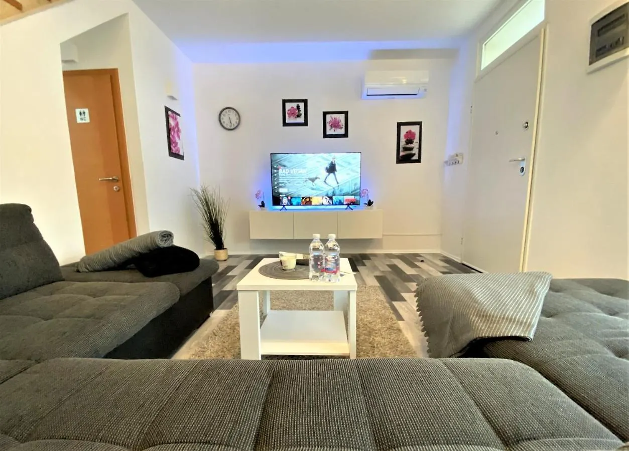Luxus Wohnung Auf 2 Etagen 3Br! +Netflix +High-End Ausstattung Liznjan Croatia