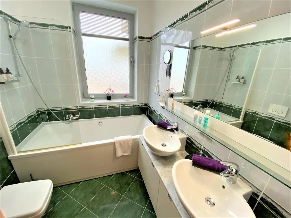 Apartment Luxus Wohnung Auf 2 Etagen 3Br! +Netflix +High-End Ausstattung Liznjan Croatia