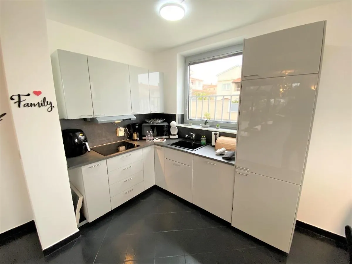 Apartment Luxus Wohnung Auf 2 Etagen 3Br! +Netflix +High-End Ausstattung Liznjan Croatia